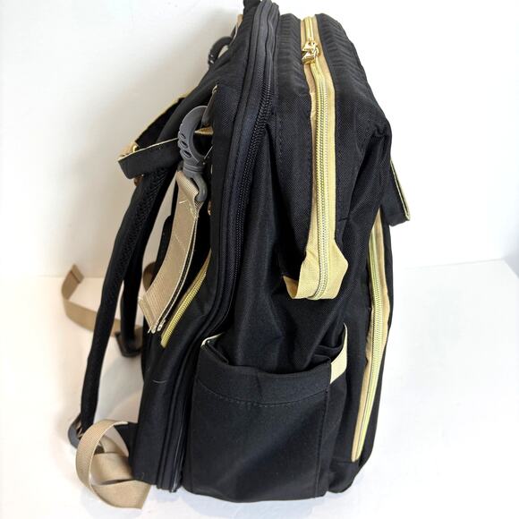 Debug- Diaper Backpack Travel Changing Station with 30L Bassinet- Black - Picture 5 of 11